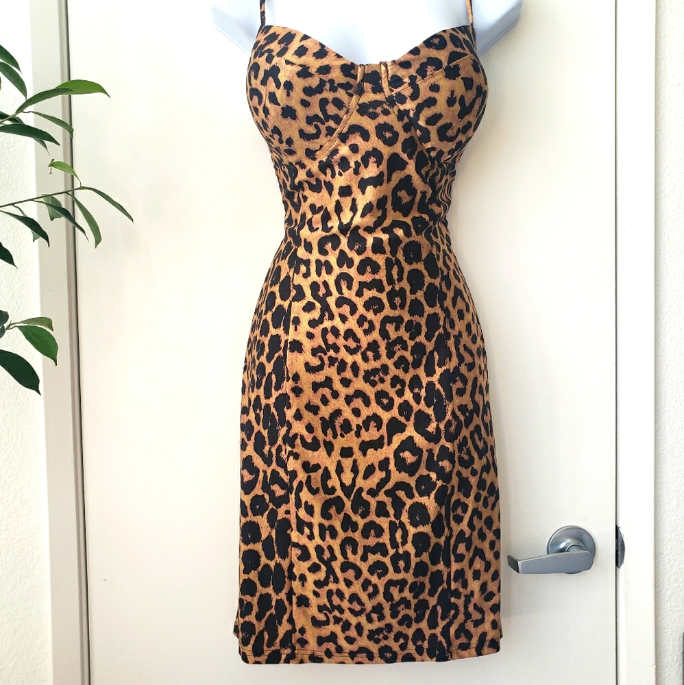 Leopard print short dress